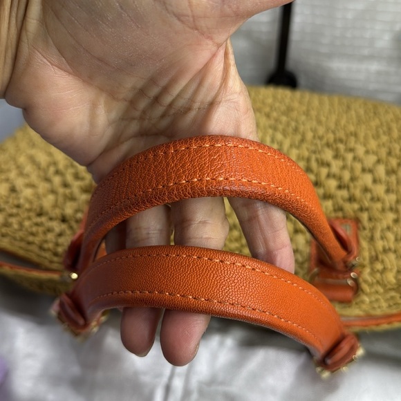 (P4) MICHAEL Michael Kors
Santori raffia and leather basket bag in beige/orange - Picture 8 of 14